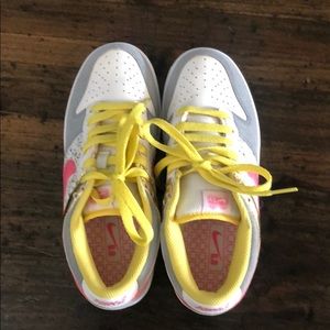 Women’s size 7 Nike